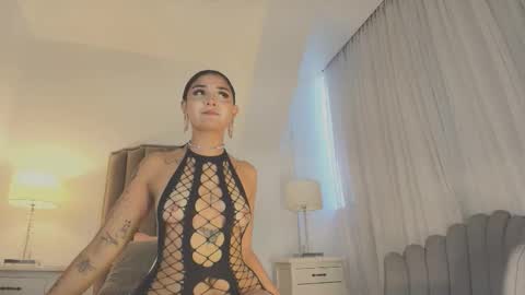 Snapshot of emma_torres__ chatting on October 14, 12:28 pm Ema online show from October 14, 12:28 pm