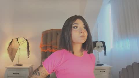 Snapshot of emma_torres__ chatting on November 1, 12:18 pm Ema online show from November 1, 12:18 pm