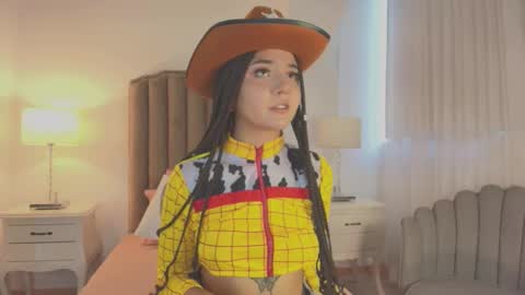 Snapshot of emma_torres__ chatting on November 15, 12:13 pm Ema online show from November 15, 12:13 pm