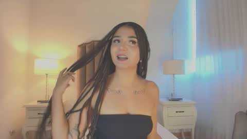 Snapshot of emma_torres__ chatting on November 18, 11:58 am Ema online show from November 18, 11:58 am