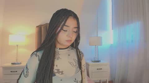 Snapshot of emma_torres__ chatting on November 21, 12:04 pm Ema online show from November 21, 12:04 pm