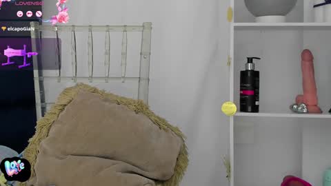 Emma Ucros online show from January 12, 12:07 am