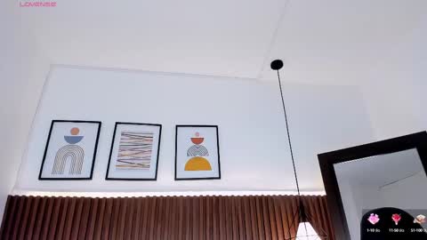 Snapshot of emma_white_01 chatting on February 24, 4:05 am emma your love online show from February 24, 4:05 am