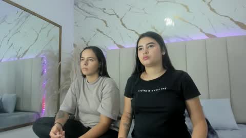 emma_whitee_ online show from November 30, 12:31 pm