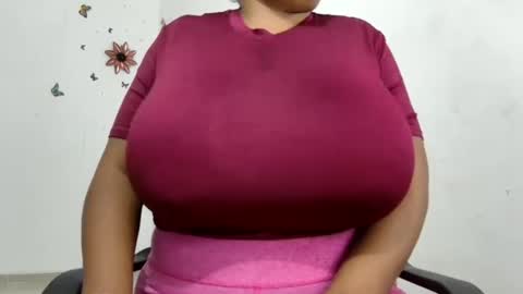 Snapshot of emmaa_5 chatting on December 7, 2:20 am emma 5 online show from December 7, 2:20 am