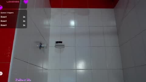 Snapshot of emmaamartinez chatting on March 8, 2:01 am modelo independente online show from March 8, 2:01 am