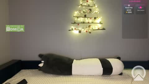 Snapshot of emmaandjake chatting on December 11, 9:01 pm emmaandjake online show from December 11, 9:01 pm