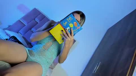 Snapshot of emmabrown10 chatting on November 24, 12:27 pm emmabrown10 online show from November 24, 12:27 pm