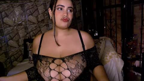 Snapshot of emmacamille2 chatting on January 9, 3:15 am emmacamille2 online show from January 9, 3:15 am