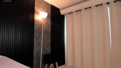 Snapshot of emmaclark_1 chatting on November 7, 9:48 pm emmaclark_1 online show from November 7, 9:48 pm