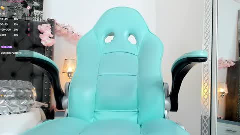 Welcome Im yosein  Your love is my passion activate it with your tips and enjoy with me online show from December 11, 1:37 am