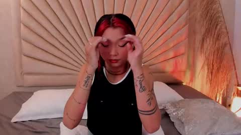           online show from November 22, 12:15 pm