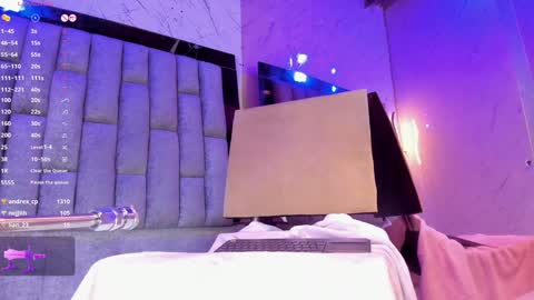 Emma Duque online show from December 8, 3:24 pm