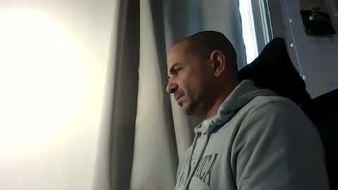 Ariel online show from November 18, 5:01 am