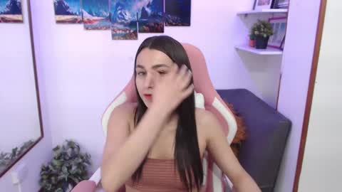 Snapshot of emmamyers_ chatting on March 7, 11:27 pm Emma online show from March 7, 11:27 pm