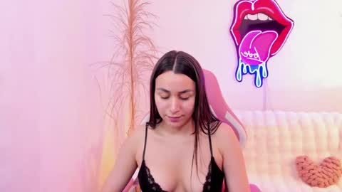 Snapshot of emmamyers_ chatting on October 14, 11:16 pm Emma online show from October 14, 11:16 pm