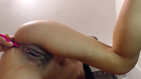 Snapshot of emmastward chatting on February 6, 10:43 pm Emma online show from February 6, 10:43 pm