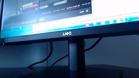 Snapshot of emmastward chatting on February 27, 10:26 am Emma online show from February 27, 10:26 am