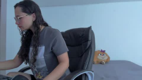 Emma Torres online show from December 19, 10:00 pm