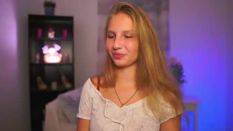 Snapshot of emmie_murray chatting on November 13, 2:16 pm Emmie online show from November 13, 2:16 pm