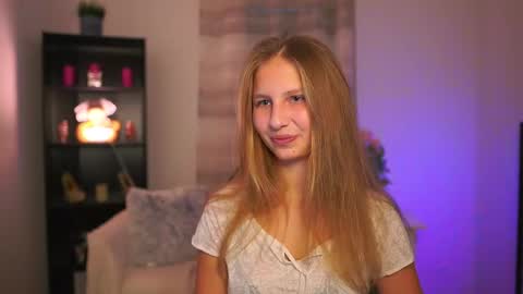 Snapshot of emmie_murray chatting on November 19, 2:17 pm Emmie online show from November 19, 2:17 pm