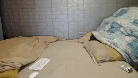 Emmily000 online show from November 10, 8:41 pm