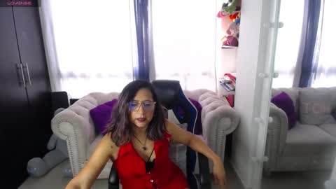 Snapshot of emmilychevalier chatting on January 4, 10:13 pm Emmily online show from January 4, 10:13 pm