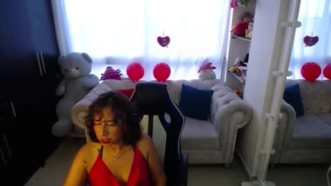 Snapshot of emmilychevalier chatting on February 26, 10:53 pm Emmily online show from February 26, 10:53 pm