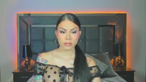 Snapshot of emmilysantibanez chatting on December 5, 1:49 pm Emmily Santibaez online show from December 5, 1:49 pm