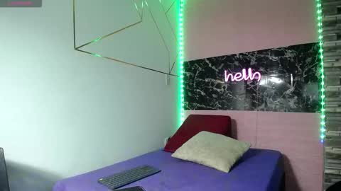 emmy_durant online show from September 22, 8:00 pm