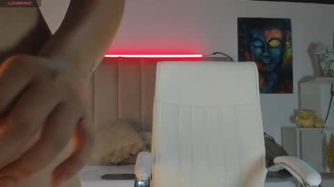 emmy_miller00 online show from November 14, 7:45 pm