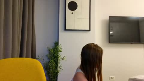 Snapshot of emmycb chatting on December 17, 5:26 pm Em online show from December 17, 5:26 pm