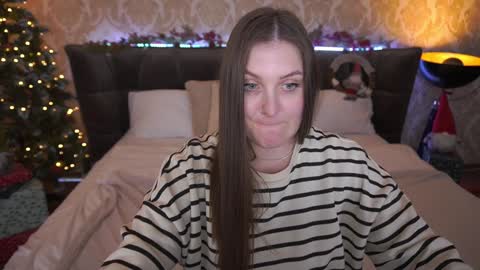 E M M Y online show from December 23, 12:52 pm