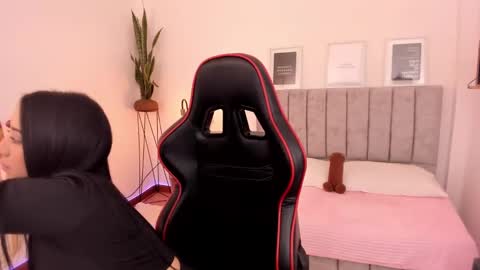 Emmy Evans  online show from March 10, 7:29 pm