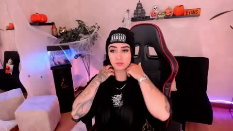 Emmy Evans  online show from October 17, 7:27 pm