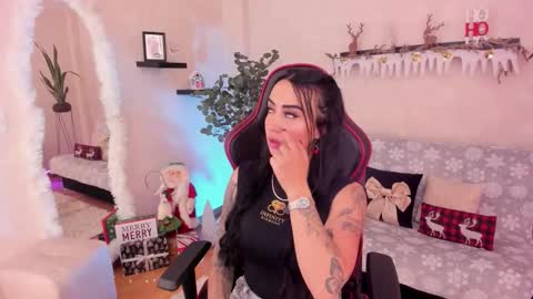 Emmy Evans  online show from November 19, 8:20 pm