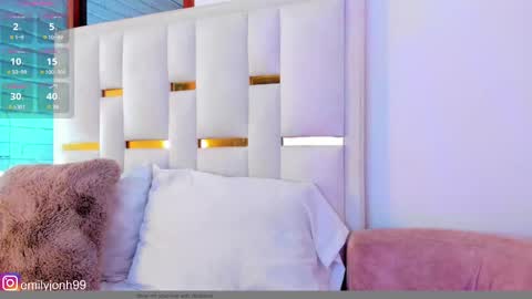 EMYLY  online show from January 22, 2:26 am