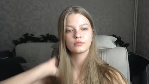 EmySway online show from January 31, 6:03 pm