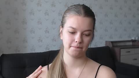 EmySway online show from October 11, 4:12 am