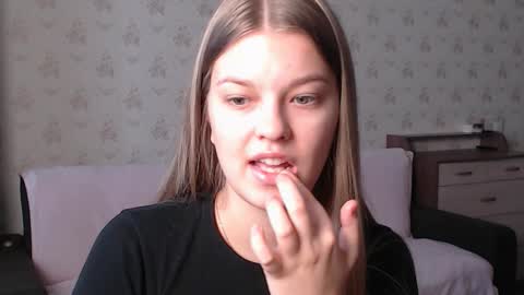 EmySway online show from November 10, 7:18 am