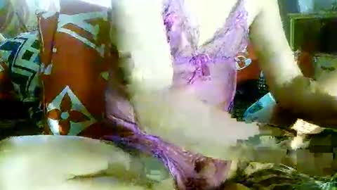 Snapshot of encantadats chatting on October 11, 3:39 am CHUN LY online show from October 11, 3:39 am