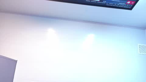 EnchantressQueen online show from December 15, 7:07 pm