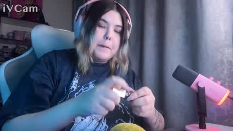 Snapshot of endless_voice_ chatting on November 26, 1:45 pm endless_voice_ online show from November 26, 1:45 pm