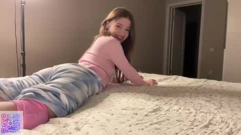 Mia online show from February 20, 9:42 pm