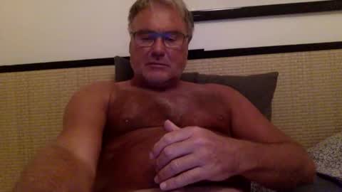 Snapshot of endurado chatting on October 2, 7:43 pm endurado online show from October 2, 7:43 pm