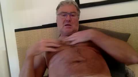 Snapshot of endurado chatting on October 11, 7:51 am endurado online show from October 11, 7:51 am