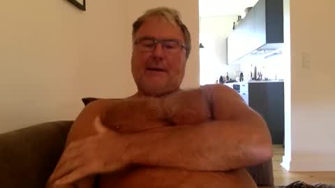 Snapshot of endurado chatting on October 13, 11:10 am endurado online show from October 13, 11:10 am