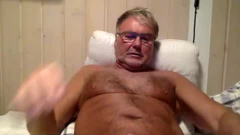 Snapshot of endurado chatting on October 15, 8:20 pm endurado online show from October 15, 8:20 pm