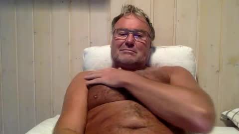 Snapshot of endurado chatting on October 17, 6:49 am endurado online show from October 17, 6:49 am