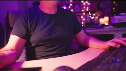 Snapshot of energybra chatting on December 8, 10:03 pm uk online show from December 8, 10:03 pm